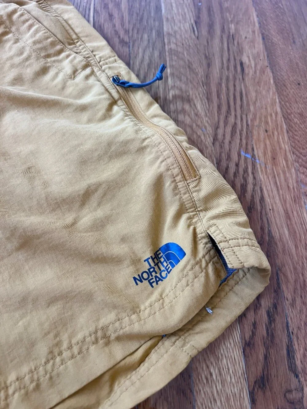 The North Face Class V Belted Trunk Marigold Nylon Shorts (NFOA3T2K) - Men's L